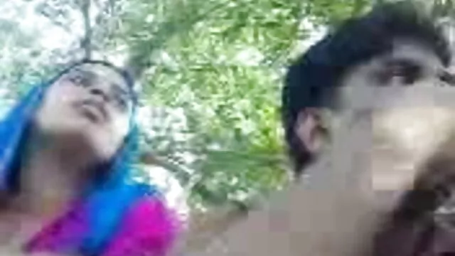 তার বোন ও চুদা চুদি vedio ভাইয়ের দেখাশোনা করো.