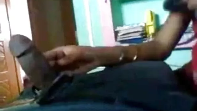 সরাসরি বাংলা porn video একটি সাঁতারের পোষাক মধ্যে ছাত্র সমস্যা