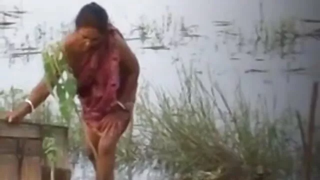 শ্যামাঙ্গিণী পোঁদ জোড়া বাঁড়ার চোদন xx বাংলা ভিডিও