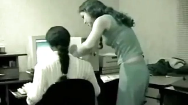 বড় www বাংলা xxx video com সুন্দরী মহিলা