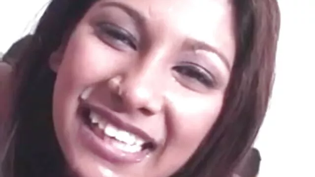 কালো স্টকিংস মধ্যে মা পালঙ্ক উপর বাংলা চোদাচুদি xxx একটি বন্ধুর সঙ্গে মজা আছে.